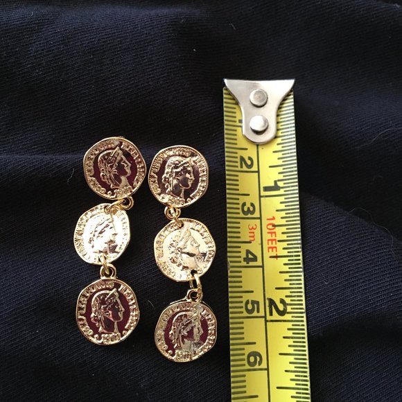 Dangle coin gold tone stud earrings - Picture 3 of 3